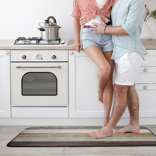 Vista 7 de Tapete de cocina con estampado de tablero de madera para piso, tablones marrones rústicos, acolchado, antifatiga, lavable, tapete de espuma