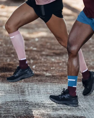 Vista 5 de Calcetines deportivos para correr para mujer, de corte redondo, calcetines CEP de corte medio