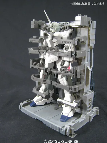 Vista 6 de Bandai Hobby RX-0 Unicorn Gundam HD Color with MS Cage Master Grade Figure, Scale 1/100