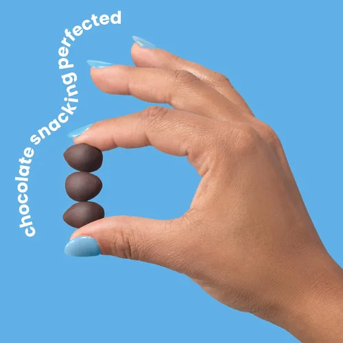 Vista 4 de UNREAL Almendras de chocolate negro - Certificado vegano, sin gluten, comercio justo, sin OMG, sin alcoholes de azúcar o soja (3 bolsas)