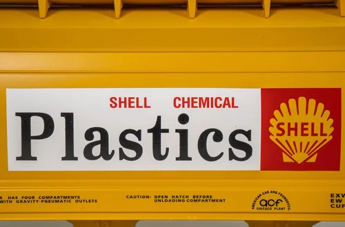 Vista 3 de Bachmann Trains - Tolva de flujo central ACF de 56' - Shell - Escala HO