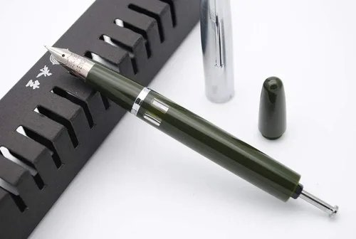 Vista 5 de czxwyst Pluma estilográfica Vacumatic con tapa de acero 601A (verde militar con ventana de tinta)