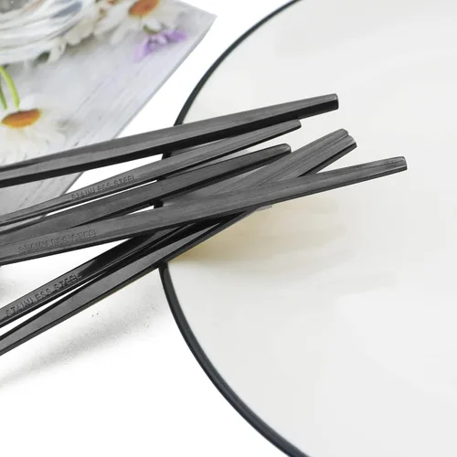 Vista 4 de JASHII Juego de cubiertos de 32 piezas con tenedor para tartas y cuchara de mango largo, cubiertos de acero inoxidable para 4 juegos de vajilla