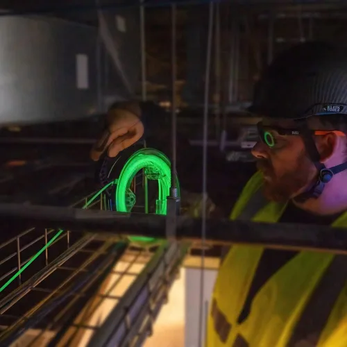 Vista 7 de Klein Tools 50660 Cinta de pescado que brilla en la oscuridad, fibra de vidrio con punta de nailon y conector de acero inoxidable para accesorios