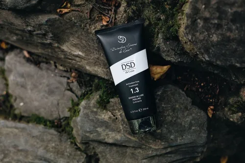 Vista 4 de DSD Simone De Luxe Dixidox Peeling 1.3 Tratamiento para cabello graso 6.76 oz "Free Starry Sexy Kiss Lip Pumpling 10 Ml