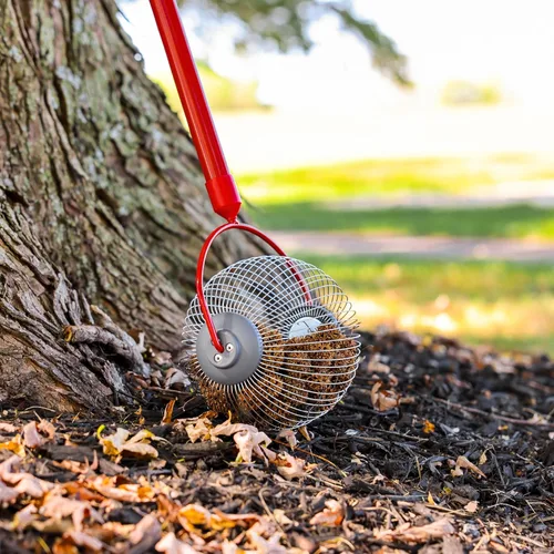 Vista 8 de GARDEN WEASEL Rodillo recolector de nueces mediano – Herramienta colectora de nueces para nueces, nueces de nogal, pelotas de golf y más – Recogedor