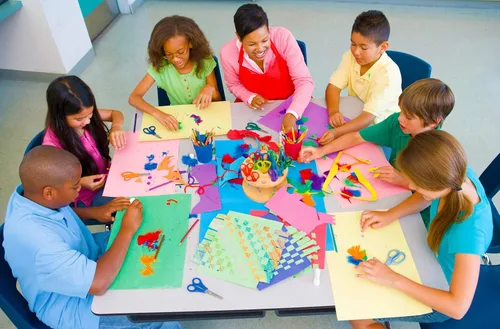 Vista 7 de Prang (Formerly SunWorks) - Papel de construcción, marrón claro, 9 x 12 pulgadas, 100 hojas (paquete de 2)