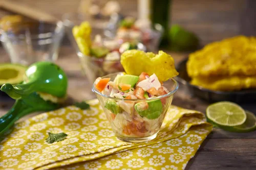 Vista 2 de IMUSA Exprimidor manual de limón o lima, exprimidor de cítricos para máxima extracción, verde