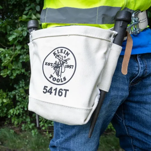Vista 3 de Klein Tools 5416T Bolsa de Herramientas, Bolsa para Pasador de Toro y Perno, Lona No. 4 con Conexión de Túnel, 5 x 10 x 9 Pulgadas