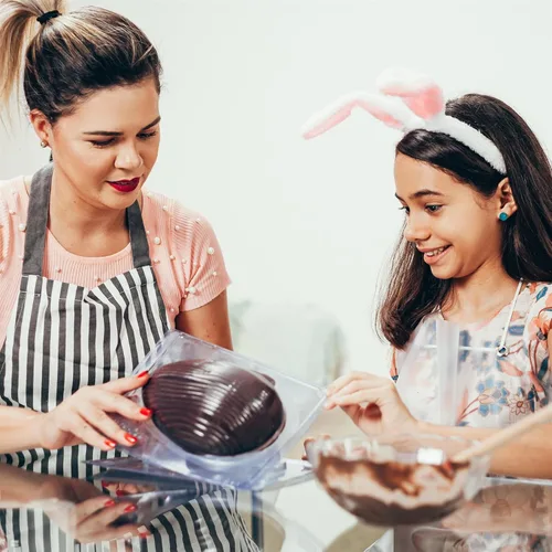 Vista 5 de Cybrtrayd Molde de huevo para chocolate/caramelo de 2 libras con instrucciones exclusivas para moldear chocolate con derechos de autor de Cybrtrayd