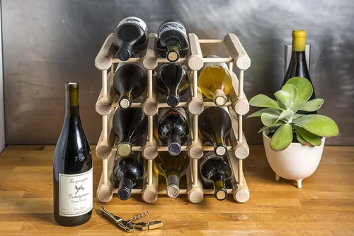 Vista 4 de Soporte modular apilable de madera para almacenamiento de vino con pasadores naturales, 12 botellas, ceniza
