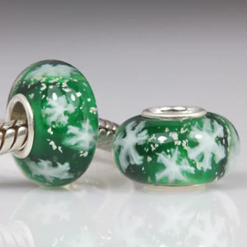 Vista 4 de Abalorios de Navidad de cristal con núcleo de plata de ley 925, dije de nieve con copos de nieve para pulsera Pandora