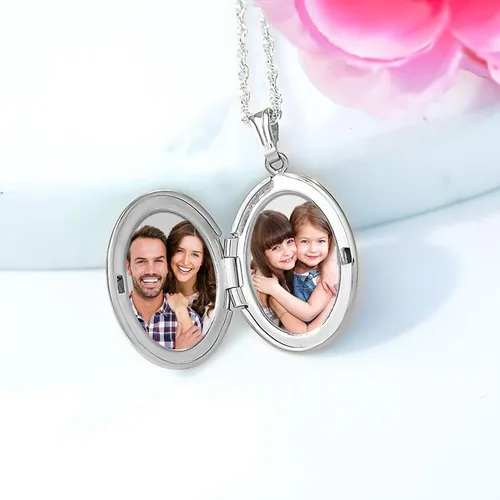 Vista 6 de PicturesOnGold.com Collar con medallón ovalado de plata de ley y oro amarillo para mujer con cadena de 18 pulgadas