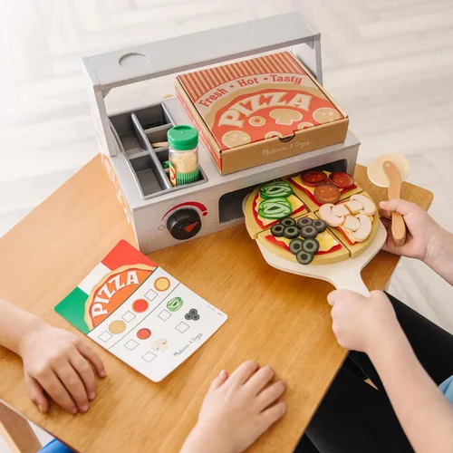 Vista 2 de Melissa & Doug - Juego de pizza de madera Top & Bake con comida de juguete (41 piezas) Juguete de preescolar, juego de comida de madera
