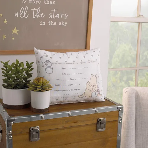 Vista 4 de Disney Winnie The Pooh Almohada decorativa de recuerdo Almohada de nacimiento personalizada