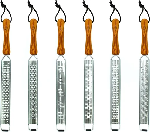 Vista 2 de Bisetti Rallador ultra grueso de acero inoxidable con mango de madera de olivo, 15.6 in