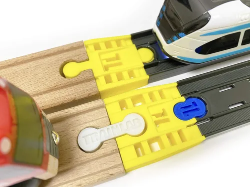 Vista 5 de TrainLab Adaptador compatible con Intelino J-1 Smart Train Tracks y Thomas Brio Wooden Railway (2 piezas) (NiteBrite)