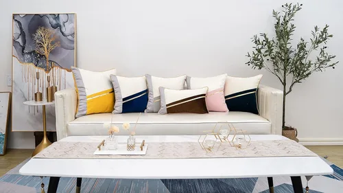 Vista 4 de PANOD Funda de almohada de terciopelo similar a la seda con funda de cojín de cuero a rayas doradas, funda de almohada cuadrada de lujo moderna