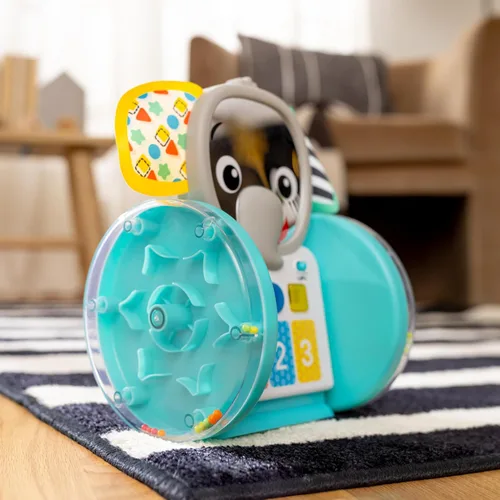 Vista 15 de Juguete de bebé para gatear Earl de Baby Einstein Chase & Tap, con espejo y música, para bebés de 6 meses en adelante