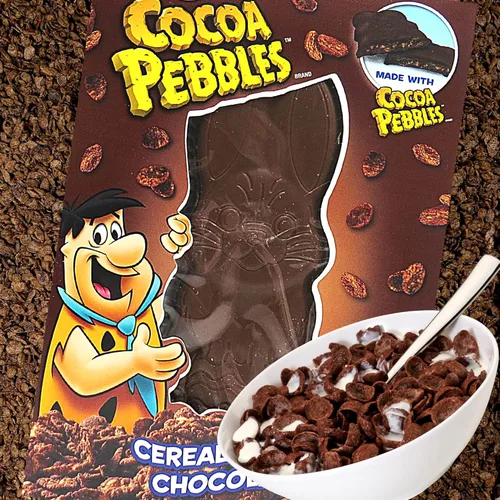 Vista 2 de Cocoa Pebbles - Barra de caramelo de Pascua en forma de conejo, barra de chocolate con leche y cereales de conejo sólido, relleno de cesta