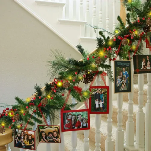 Vista 2 de DearHouse Guirnalda de cono de pino de Navidad de 6.7 pies con luces, 20 LED de bayas rojas que funcionan con pilas, decoraciones navideñas