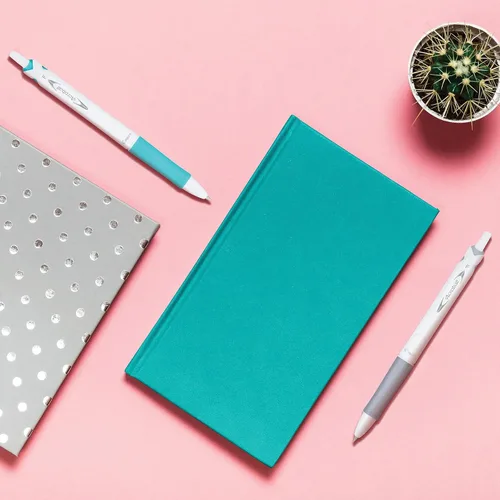 Vista 7 de Bolígrafo retráctil de tinta híbrida Acroball, de Pilot , Random Color Accents Paquete de 2