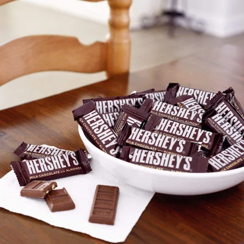Vista 2 de HERSHEY'S Barras de caramelo de chocolate a granel, tamaño de aperitivo, envueltas individualmente, chocolate con leche, galletas y crema