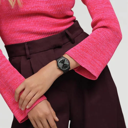 Vista 4 de Swatch Una pizca de verde, Negro -, Colección Holiday