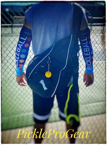 Vista 8 de Mangas de brazo de pickleball – Ajuste de compresión y protección UV – Mangas deportivas transpirables para jugadores – Tamaño M/L – 5 diseños