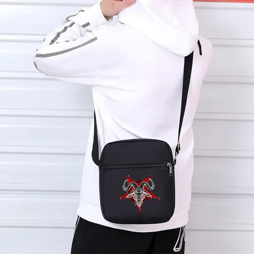 Vista 2 de Bolso cruzado gótico mini bolso de mensajero gótico con correas ajustables