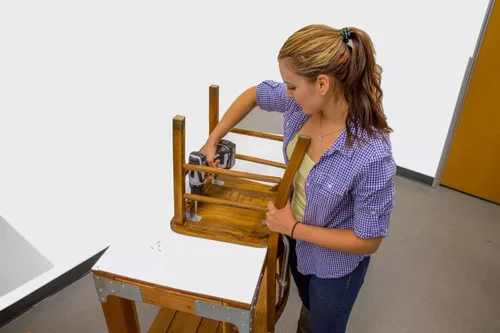 Vista 4 de Simpson Strong-Tie A21 2 pulgadas x 1-1/2 pulgadas x 1-3/8 pulgadas. Ángulo galvanizado (paquete de 200)