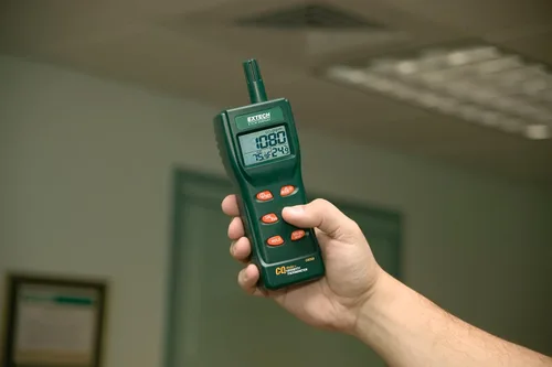 Vista 2 de Extech CO250 Medidor portátil de CO2 de calidad del aire interior con datalogger – dióxido de carbono, temperatura, humedad, punto de rocío