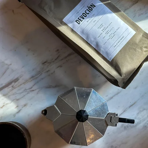 Vista 4 de Toro House Blend 100% café colombiano en grano entero, 12 onzas