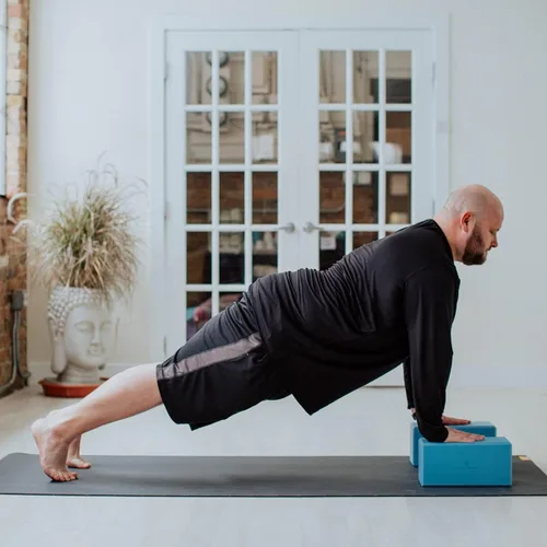 Vista 6 de Hugger Mugger Bloque de yoga de espuma grande de 5 pulgadas - Tamaño extra grande, espuma densa, soporte confiable, bordes biselados para mayor