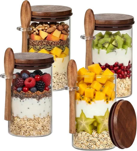 Tarros de avena Overnight con tapas y cucharas de madera de acacia