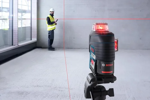 Vista 4 de BOSCH GLL3-330C Láser de línea de nivelación y alineación de tres planos conectado de 200 pies 12V Max de 360 grados, incluye batería de iones