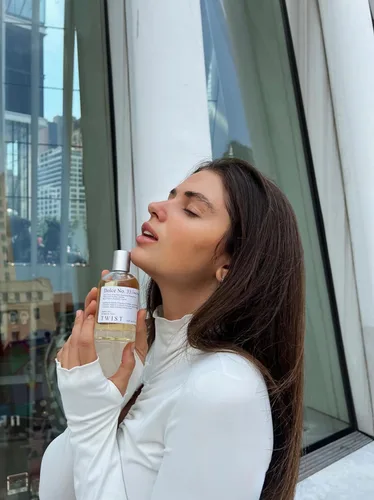 Vista 9 de Twist - Eau de Parfum Agarwood No. 44, inspirado en Oud For Greatness de Initio Parfums, perfume de larga duración unisex, sin parabenos, vegano